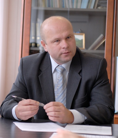             Бадеников Артем Викторович
    